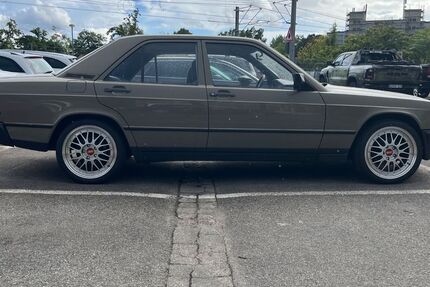 Mercedes-Benz 190 204.000 km 5.500 &euro; Gorxheimertal 69517