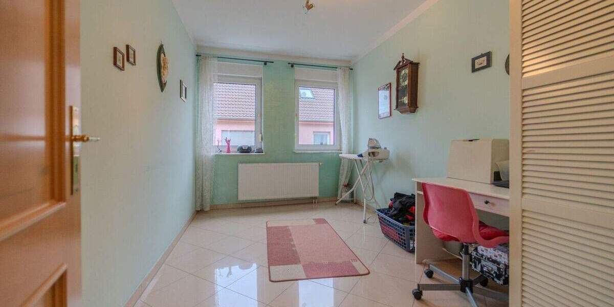 Einfamilienhaus Edingen-Neckarhausen Edingen - 7 Zimmer, 283 m&sup2;, 680.000&euro; | Angebot:24872175