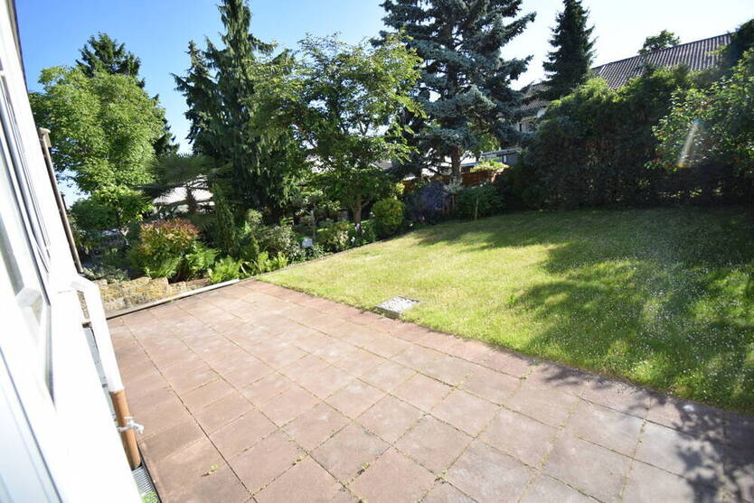 Erstbezug nach Sanierung! Moderne Wohnung mit Wintergarten, Gartennutzung und Hobbyraum