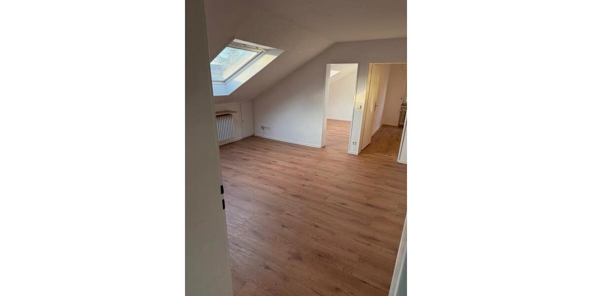 Dachgeschoßwohnung Eppelheim - 3 Zimmer, 60 m&sup2;, 1.200&euro; | Angebot:26145808