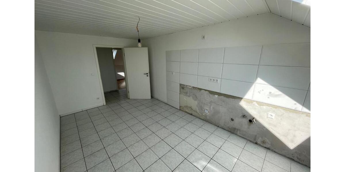 *Provisionsfrei* 3-Zimmer Wohnung in kleiner Wohneinheit + Garage 3 zimmer