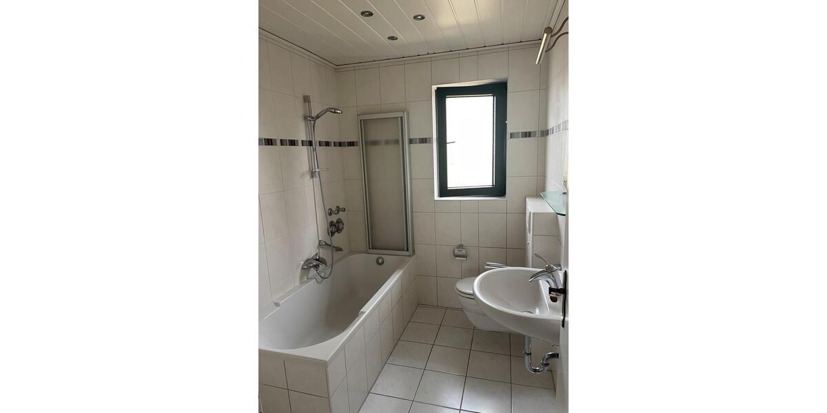 Etagenwohnung Hemsbach - 3 Zimmer, 80 m&sup2;, 1.200&euro; | Angebot:25162244