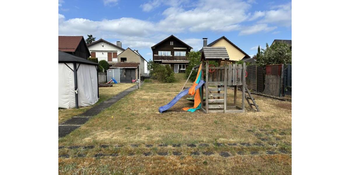 ObjNr:19718 - Freistehendes 2-Fam.Haus, sehr gepflegt, in angenehmen Wohngebiet in Lorsch 8 zimmer