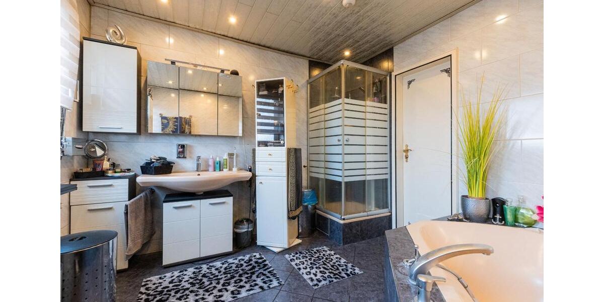Einfamilienhaus Mannheim Käfertal - 6 Zimmer, 251 m&sup2;, 699.000&euro; | Angebot:27077901