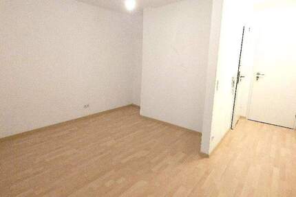 Sorglos-Studentenwohnung mit Balkon - direkt an der Uni! All-Inclusive! Gemeinschaftsküche! 1 zimmer