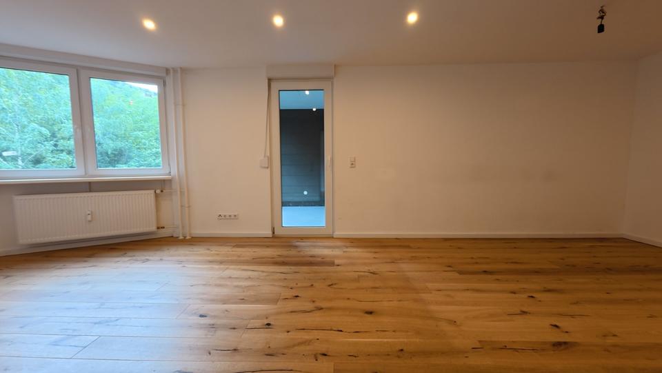 ++TOP neue 3 ZKB++Balkon++neue Einbauküche++TG Stellplatz++Parket 3 zimmer