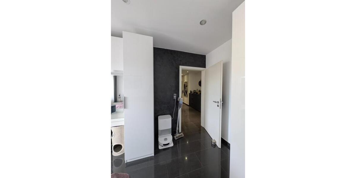 ObjNr:19738 - Hochmoderne, fast frisch sanierte Eigentumswohnung mit 2 Bakonen und Stellplatz - Etagenwohnung Ludwigshafen am Rhein Parkinsel | Angebot:22486044