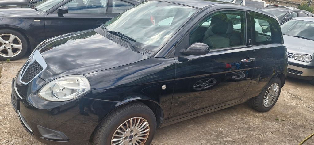 Lancia Ypsilon 88.400 km 2.800 € Speyer 67346