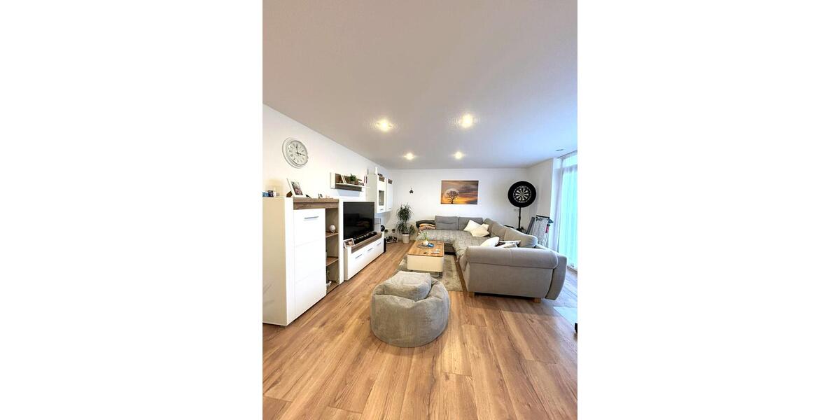 Großzügig geschnittene 2-Zimmer-Wohnung mit Loggia, Gäste-WC und Garagenstellplatz 2 zimmer