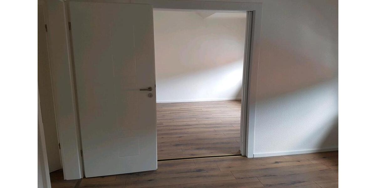 Dachgeschoßwohnung Schriesheim - 4 Zimmer, 86 m&sup2;, 1.200&euro; | Angebot:26286468