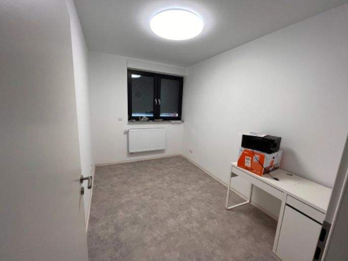 KERNSANIERTES Büro mit Küche & Bad in Eppelheim - 247 Zugang zimmer