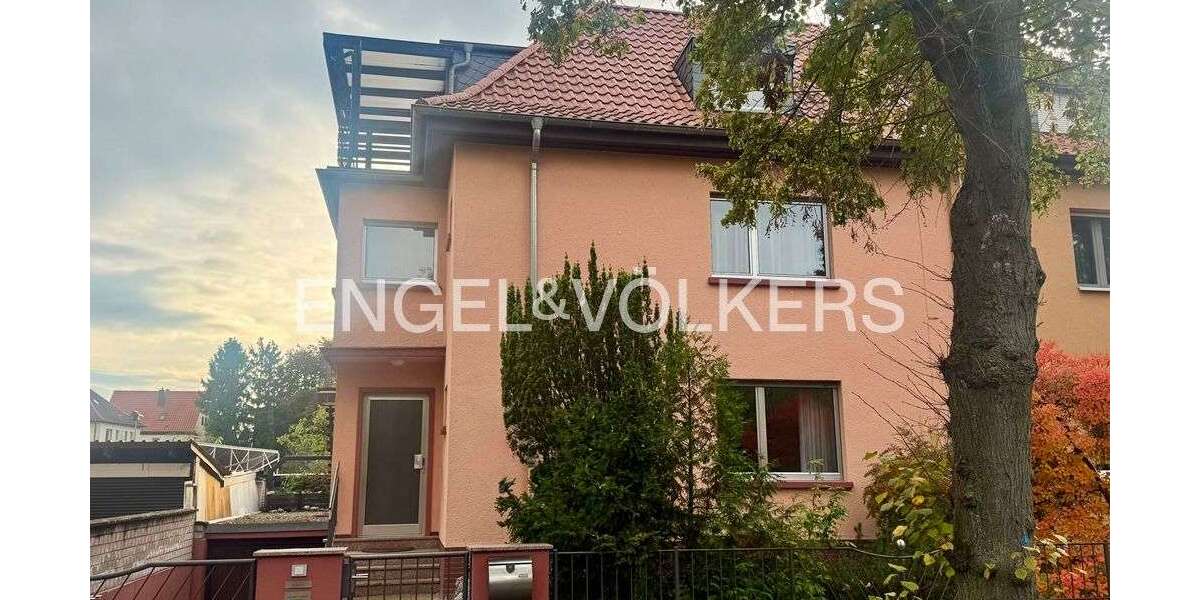 Haus zum Kaufen in Ludwigshafen am Rhein 495.000 € 216 m² 8 zimmer