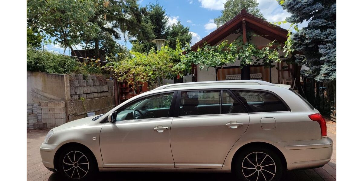 Toyota Avensis 240.000 km 2.000 € Waldsee 67165