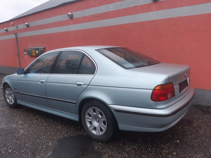 523i