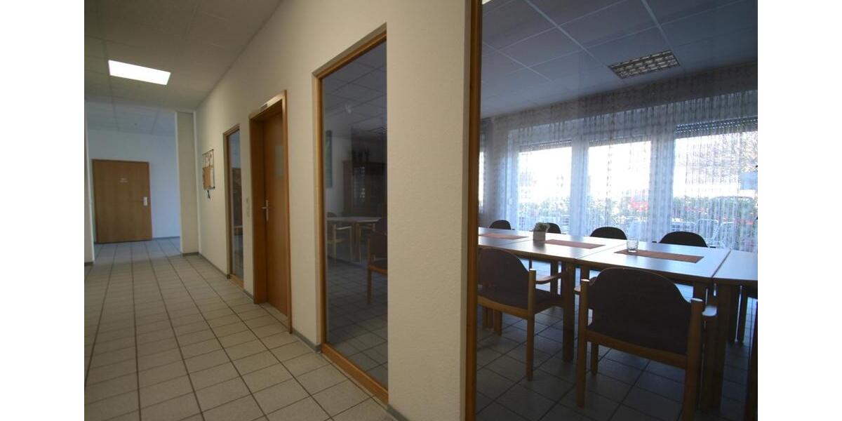 Dachgeschoßwohnung Hockenheim - 2 Zimmer, 95 m&sup2;, 850&euro; | Angebot:25379017