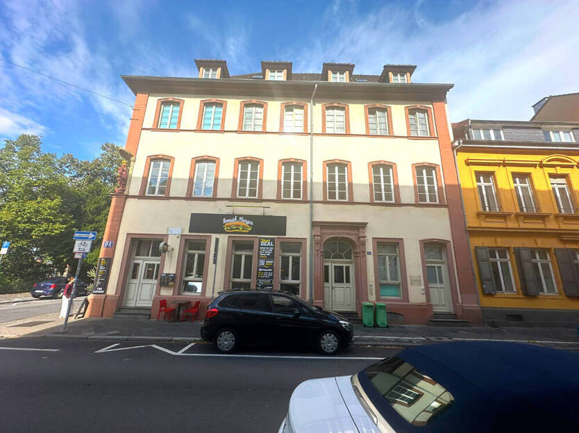 GLOBAL INVEST SINSHEIM | Stilvolle 1-Zimmer-Wohnung im Barockhaus am Mannheimer Schillerplatz
