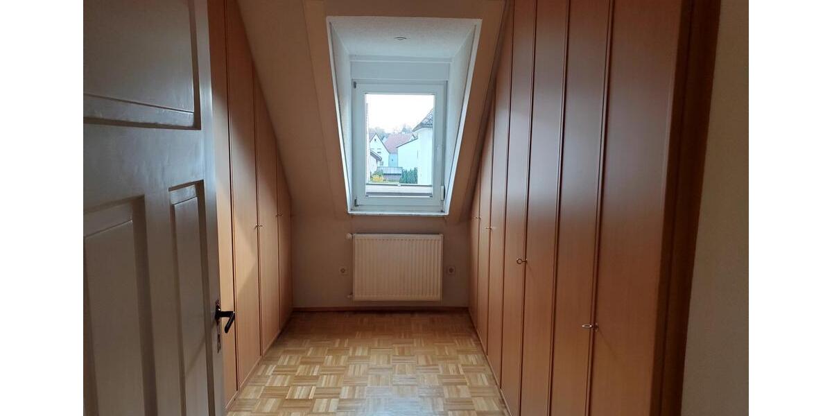 Gepflegte Doppelhaushälfte mit Anbau, Garage, Hof und Garten 3 zimmer