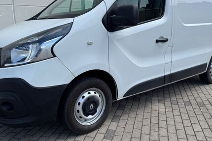 Renault Trafic 198.000 km 8.300 &euro; sinsheim 74889