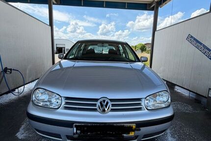 VW Golf 240.000 km 900 &euro; Altlussheim 68804