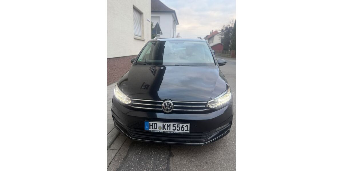 VW Touran 271.000 km 10.500 &euro; Mannheim-Seckenheim 68239