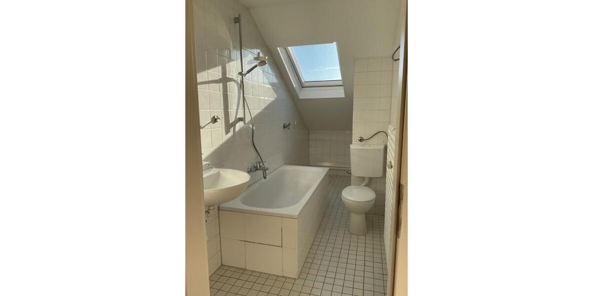 Dachgeschoßwohnung Mannheim Almenhof - 3 Zimmer, 86 m&sup2;, 938&euro; | Angebot:26335386