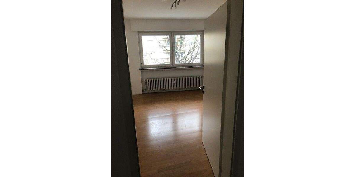 Etagenwohnung Ludwigshafen Mitte - 6 Zimmer, 130 m&sup2;, 1.300&euro; | Angebot:25701483