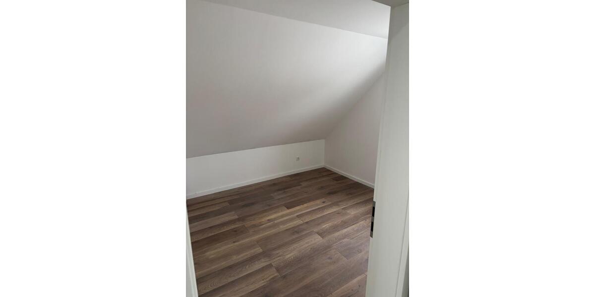Dachgeschoßwohnung Lampertheim - 2 Zimmer, 31 m&sup2;, 550&euro; | Angebot:26311659