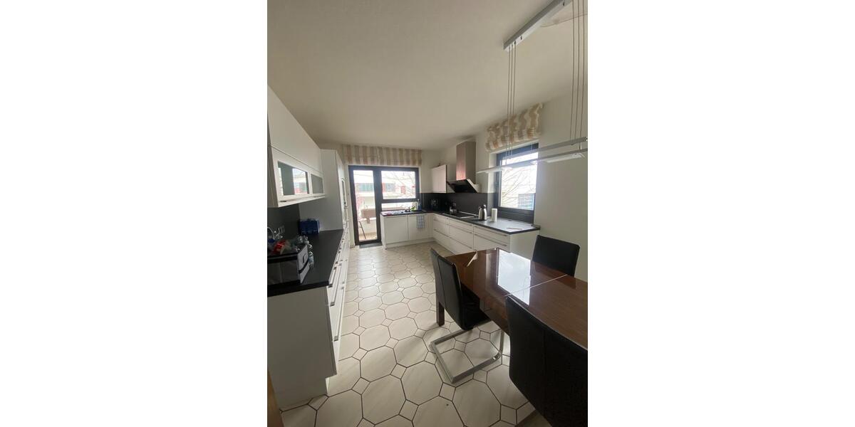 Etagenwohnung Mannheim Rheinau - 4 Zimmer, 180 m&sup2;, 1.800&euro; | Angebot:26420788