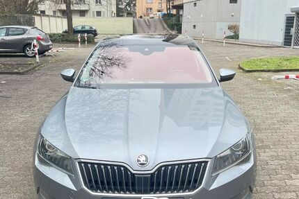 Skoda Superb 197.318 km 16.700 &euro; Mannheim 68167