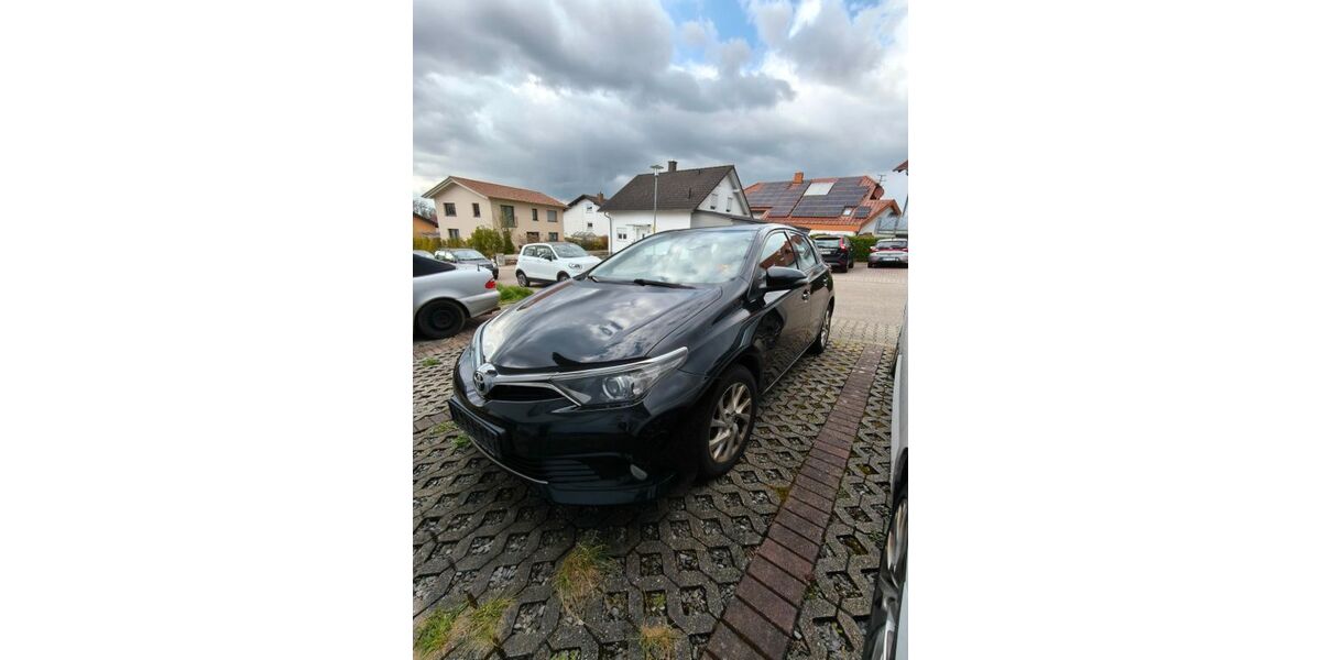Toyota Auris 158.000 km 7.900 &euro; Dielheim 69234