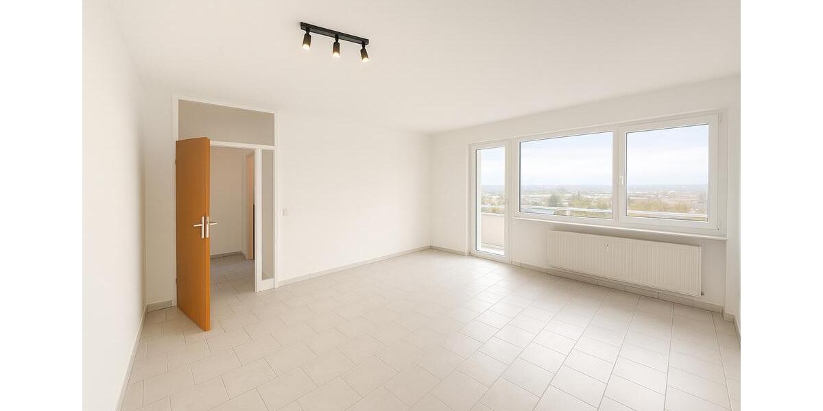 Helle, frisch renovierte 2,5-Zimmer-Wohnung mit Loggia & Weitblick | 12.OG | 80m² | LU-Pfingstweide 2 zimmer