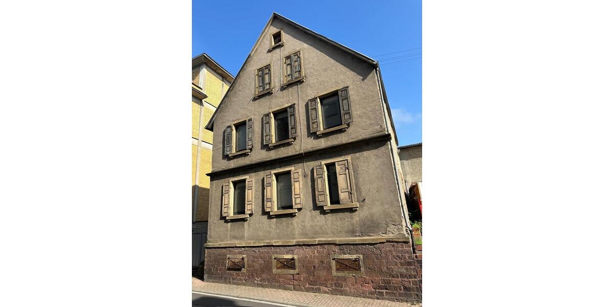 Haus im Sanierungsgebiet 6 zimmer