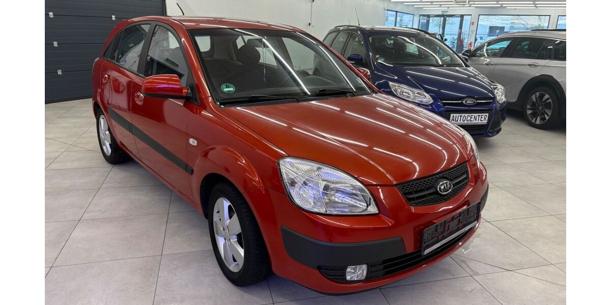 Kia Rio 147.000 km 1.999 &euro; Hockenheim 68766
