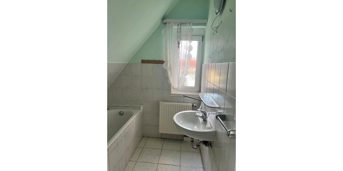 Dachgeschoßwohnung Frankenthal (Pfalz) - 4 Zimmer, 114 m&sup2;, 900&euro; | Angebot:21521661