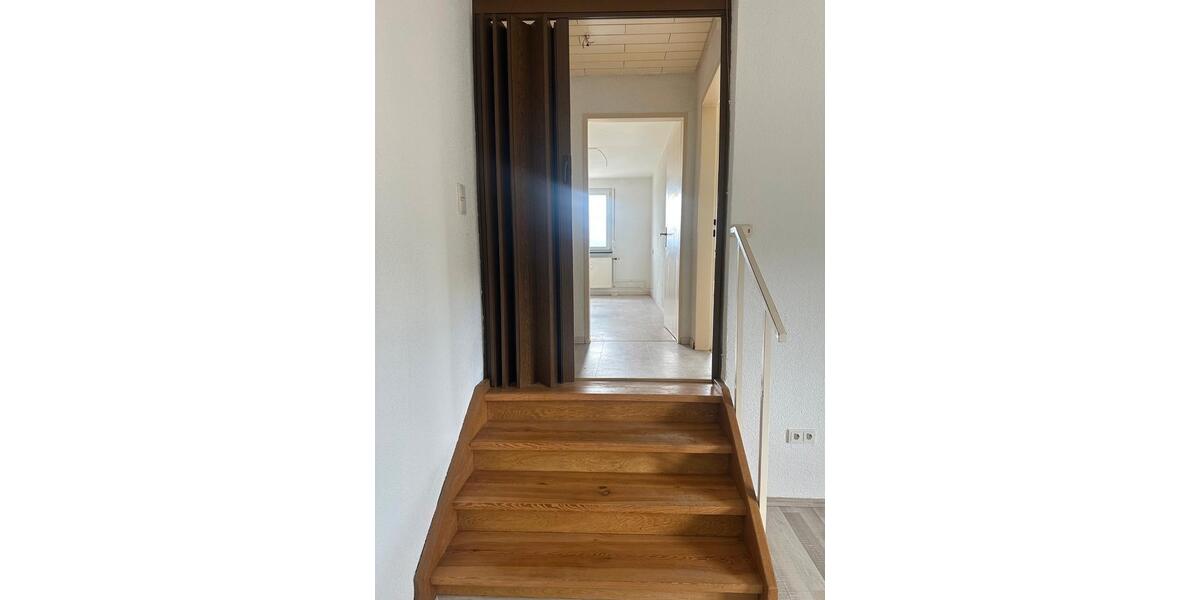 Etagenwohnung Viernheim - 4 Zimmer, 120 m&sup2;, 1.200&euro; | Angebot:26365809
