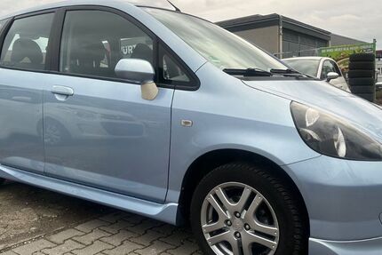 Honda Jazz 211.000 km 2.490 &euro; Mannheim 68307