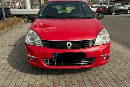 Renault Clio 124.000 km 2.450 &euro; Mannheim 68163