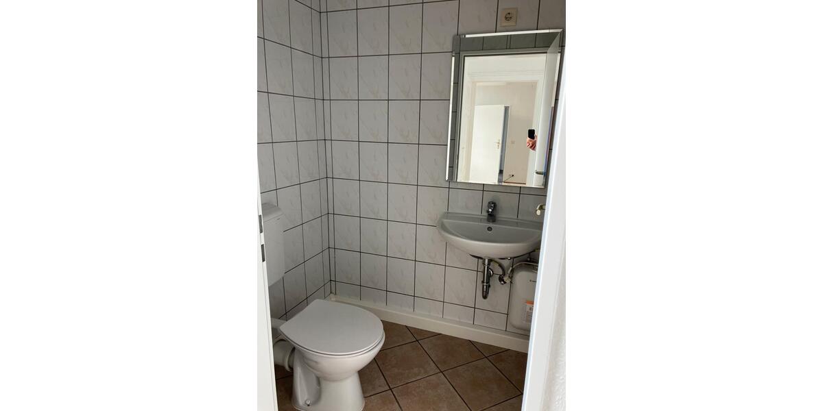 Helle Büroräume in zentraler Lage, neu renoviert zimmer