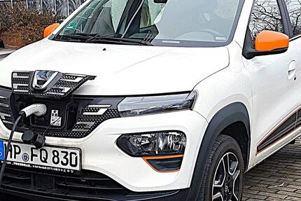 Dacia Spring 64.000 km 6.999 &euro; Fürth 64658