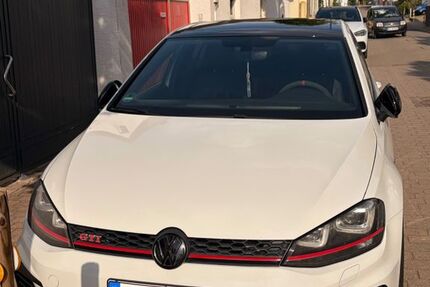 VW Golf 98.500 km 20.999 &euro; Ubstadt-Weiher 76698