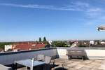 GERADLINIG: 42 M² DACHTERRASSE; FANTASTISCHE AUSSICHT; INKL. EBK UND 2 STELLPLÄTZE 2 zimmer