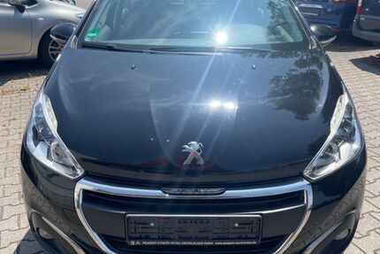 Peugeot 208 104.000 km 7.999 &euro; Speyer 67346