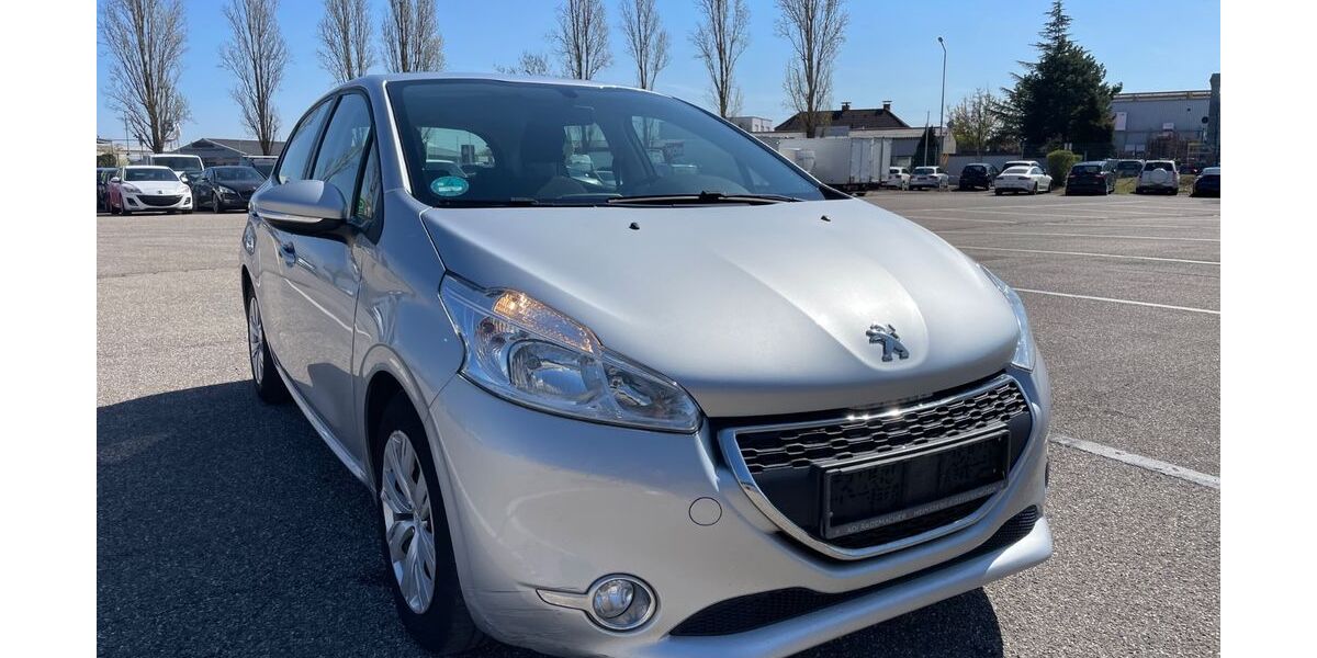 Peugeot 208 140.228 km 5.500 &euro; Hockenheim 68766