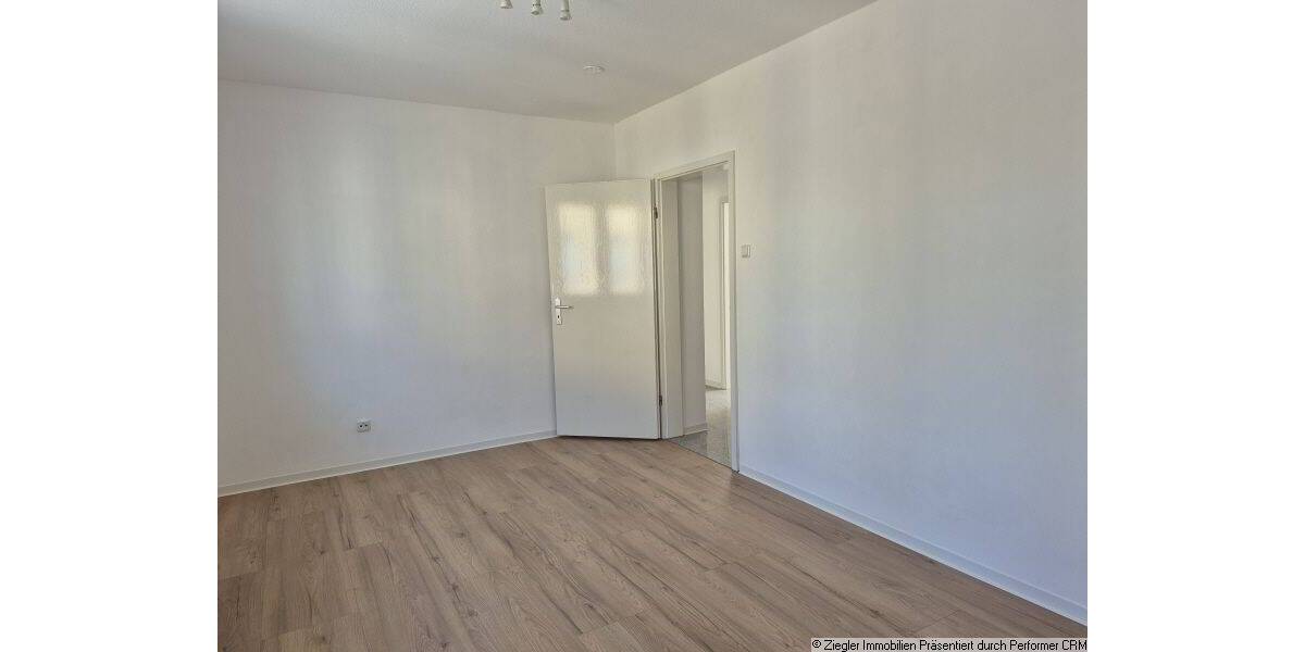 Etagenwohnung Sandhausen - 6 Zimmer, 148 m&sup2;, 1.850&euro; | Angebot:26833552