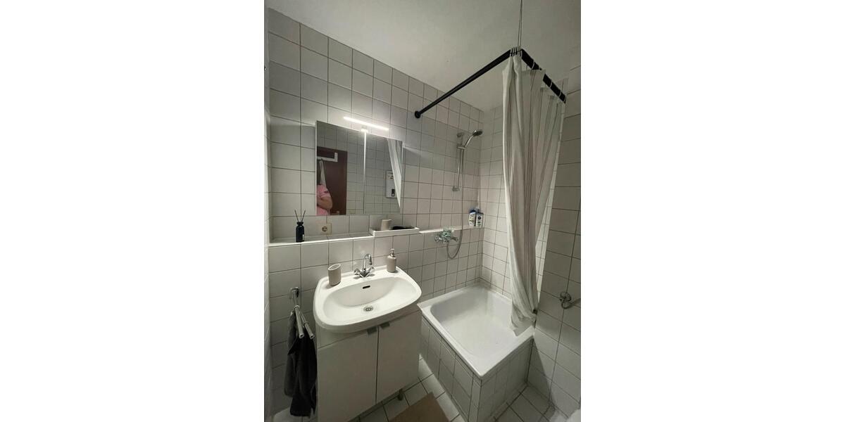 Dachgeschoßwohnung Mannheim Herzogenried - 1.5 Zimmer, 20 m&sup2;, 600&euro; | Angebot:25407205