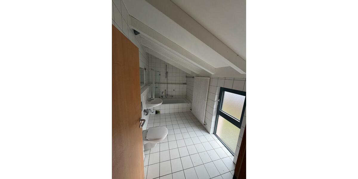 Dachgeschoßwohnung Eberbach - 2 Zimmer, 56 m&sup2;, 620&euro; | Angebot:25958913