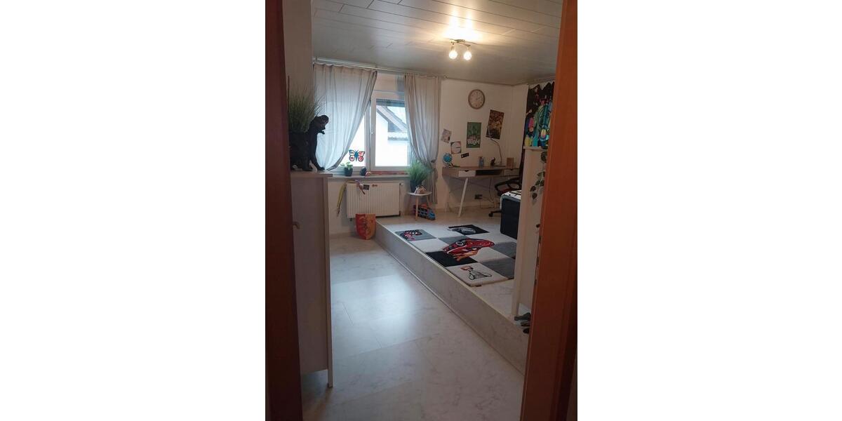 Etagenwohnung Lampertheim - 4 Zimmer, 105 m&sup2;, 1.250&euro; | Angebot:26268518