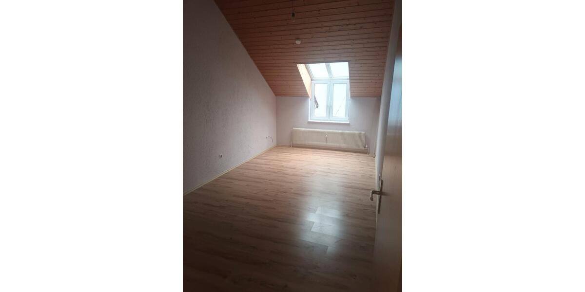 Etagenwohnung Weinheim - 2 Zimmer, 67 m&sup2;, 770&euro; | Angebot:26395521