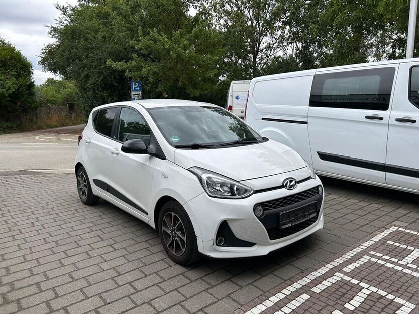 i10