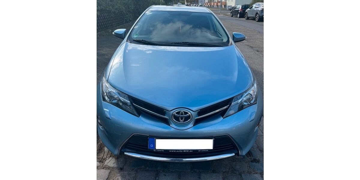 Toyota Auris 100.000 km 10.900 &euro; Mannheim 68219